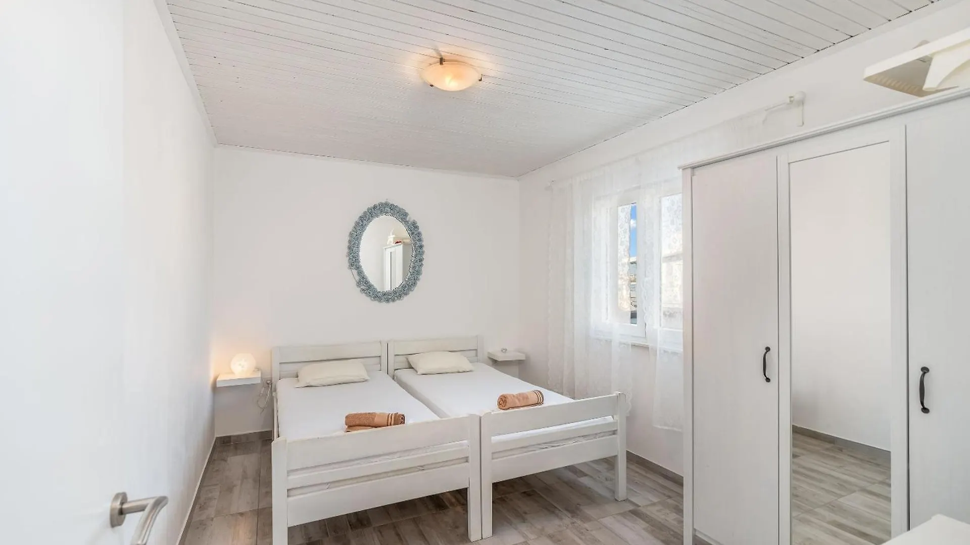 Apartments Petar - 30 M From Sandy Beach 닌